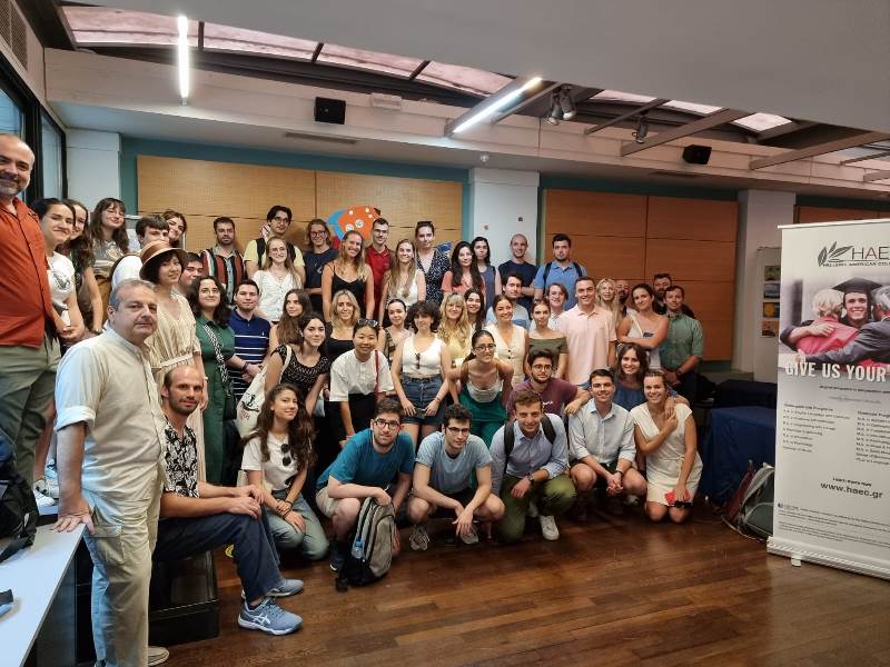 Καθηγητές & φοιτητές της 22ης Θερινής Ακαδημίας της Ολυμπίας 